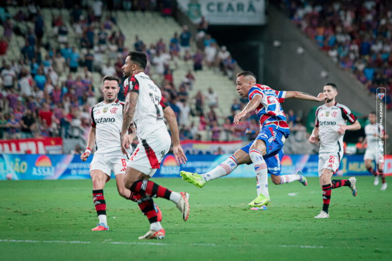 Palermo exalta postura do time após vitória contra o Flamengo: “Somos uma fortaleza em campo”