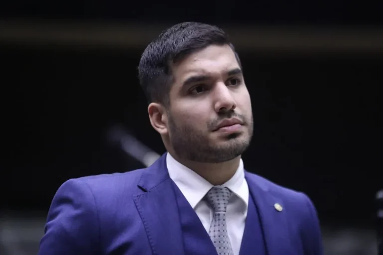 “André Fernandes afirma que Ciro Gomes é o mais preparado para derrotar o PT segundo o PL”