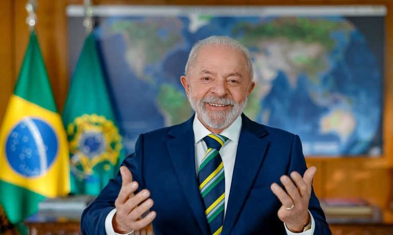 Estudo da Quaest revela equilíbrio entre aceitação e rejeição ao governo Lula