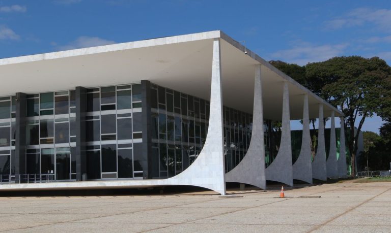 Supremo impede enfermeiros de realizarem aborto permitido por lei