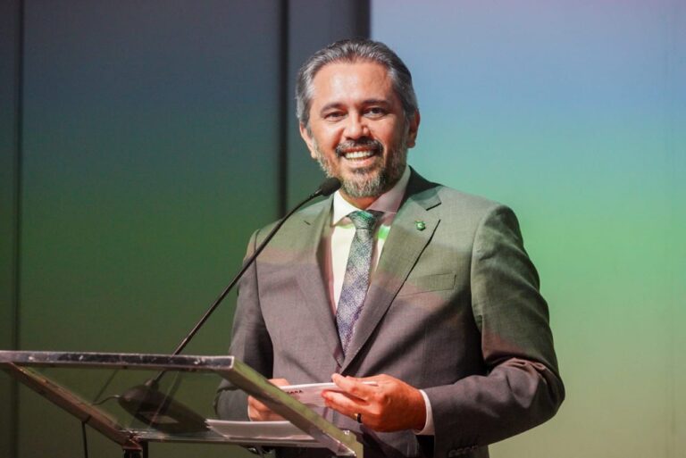 Elmano de Freitas é o representante dos governadores nordestinos na COP 30