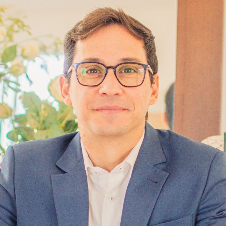 De repórter a empreendedor: por que a visão crítica do jornalista molda líderes e cria negócios