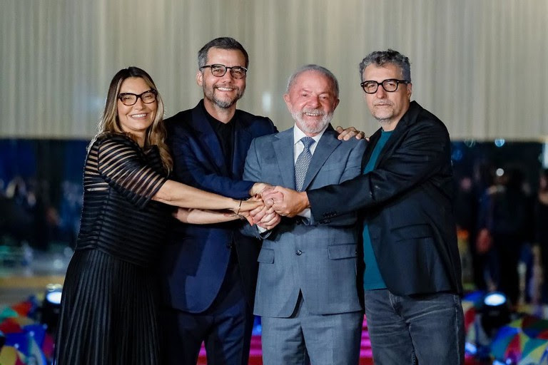 Lula celebra vitórias históricas de O Agente Secreto no Globo de Ouro