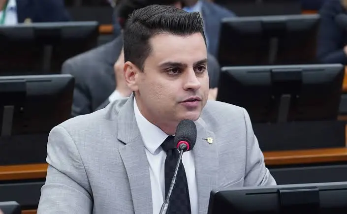 Yury do Paredão utiliza emendas para custear apresentações de artista com quem tem parceria financeira