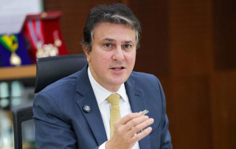 Camilo Santana se prepara para assumir a presidência do PT no Senado na próxima semana