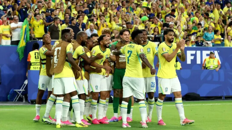 Brasil garante vitória sobre o Japão nos momentos finais e se classifica para as oitavas da Copa