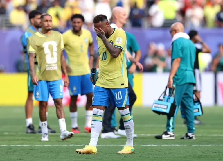 Dirigentes da CBF consideram a possibilidade de Neymar voltar atrás em sua aposentadoria da Seleção