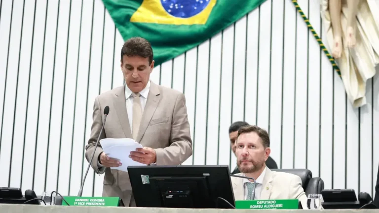 Alece define terças-feiras como dias exclusivos para sessões deliberativas durante as eleições