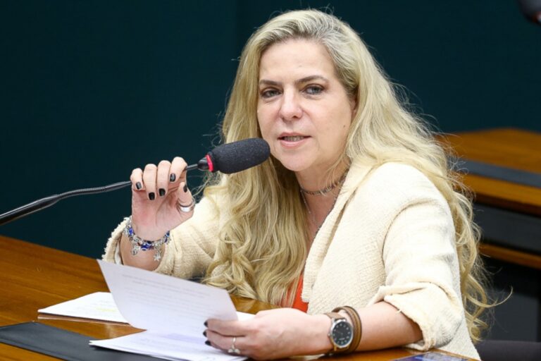 Luizianne Lins afirma que mudança de partido não está ligada à candidatura: “Foi um pedido da população