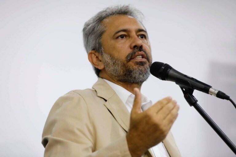 Elmano propõe mobilização nacional no combate a facções criminosas