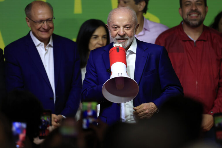 Lula promete alívio financeiro ao anunciar anistia de dívidas para MEIs