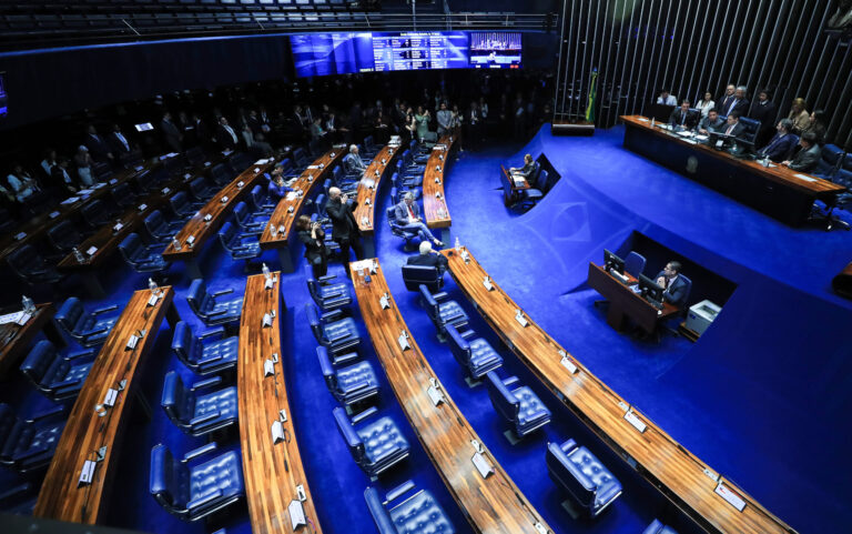Senado em Tempo Real: Siga a Decisão sobre o Fim da Escala 6 por 1
