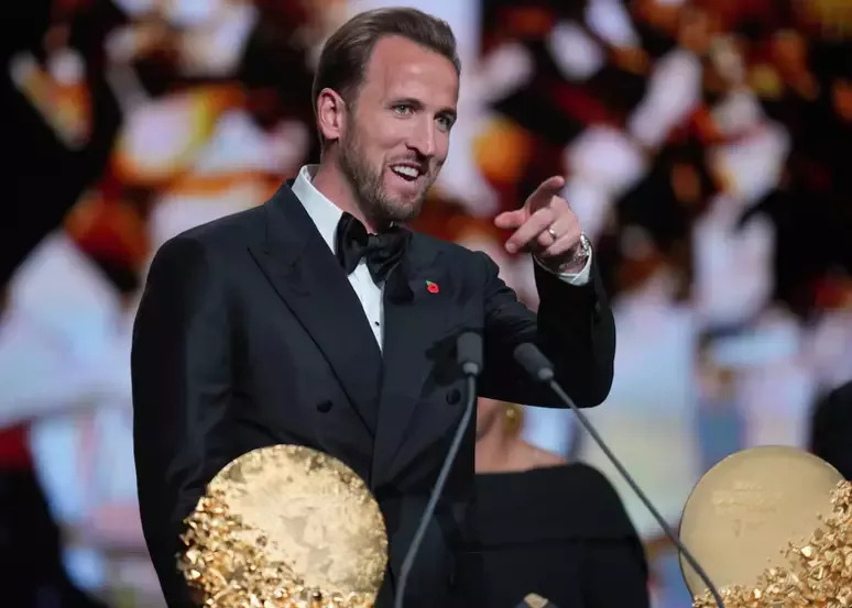 Harry Kane é coroado com a Bola de Ouro 2026; Vini Jr. ocupa a 17ª posição